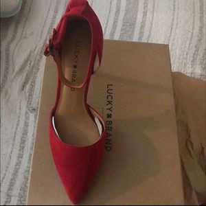 Lucky brand chili pepper suede pointy heels shoes
